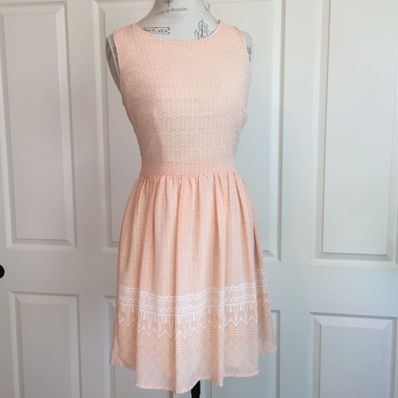 Skies Are Blue Dresses & Skirts - Stitch Fix Skies are Blue Peach Geo Print Dress